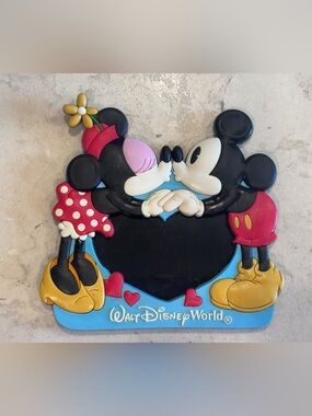 Vintage Walt Disney World Minnie & Mickey Magnetic Picture Frame!